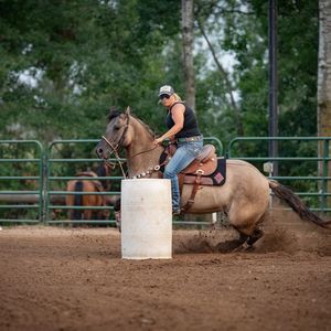Meet your Posher, Nikki